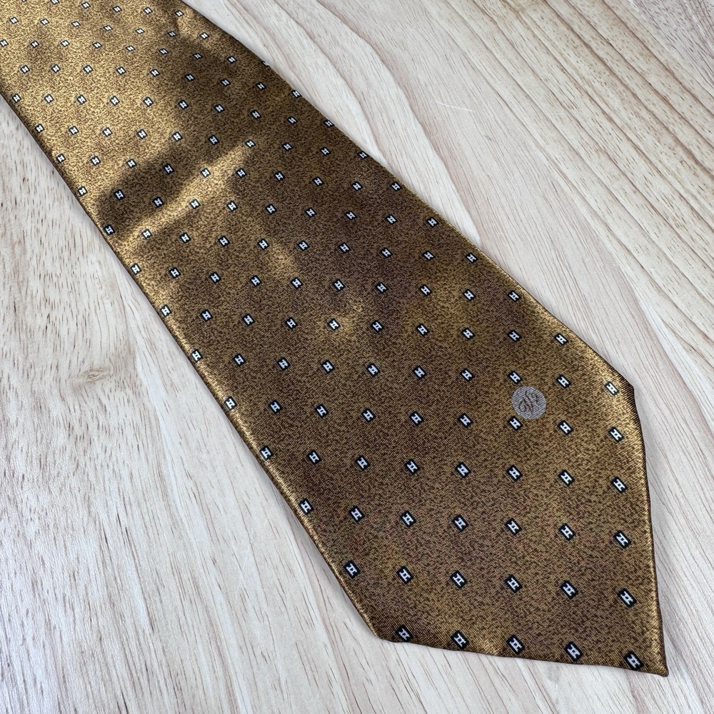 Vintage Versace Classic V2 Tie Gold Hand made 100% Silk Quiet Luxury Excellent
